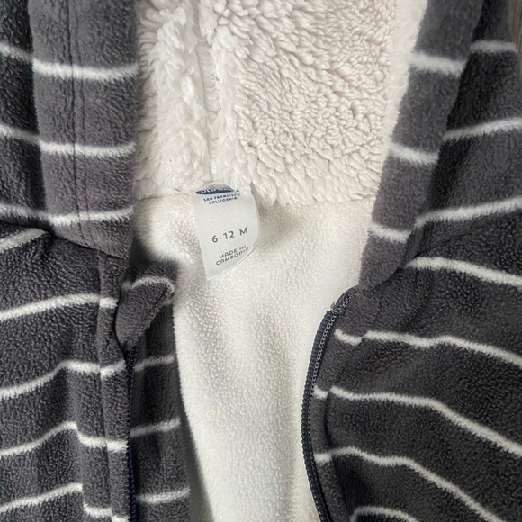 Old Navy striped gray gender neutral fleece baby snowsuit 6-12M EUC - Picture 2 of 3